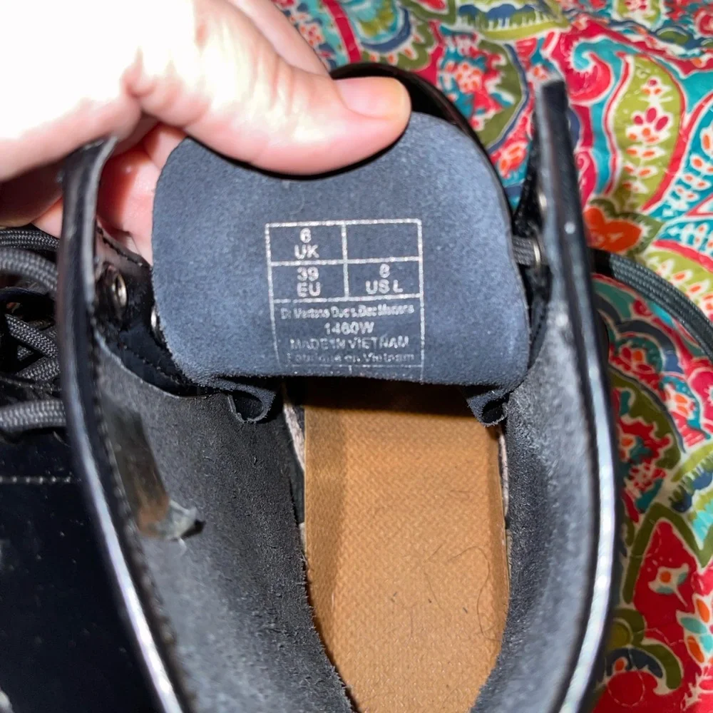 Size 8 Docs Black Patent worn a few times - Picture 5 of 6